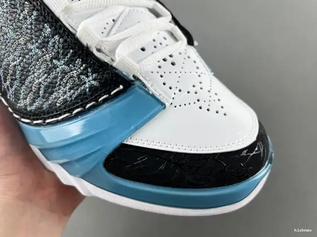 Rep 318376-041 23 UNC Jordan 0526